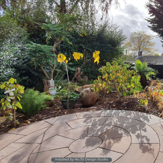 London Stone _ Riven Sandstone  Autumn Brown - PAVING CIRCLE