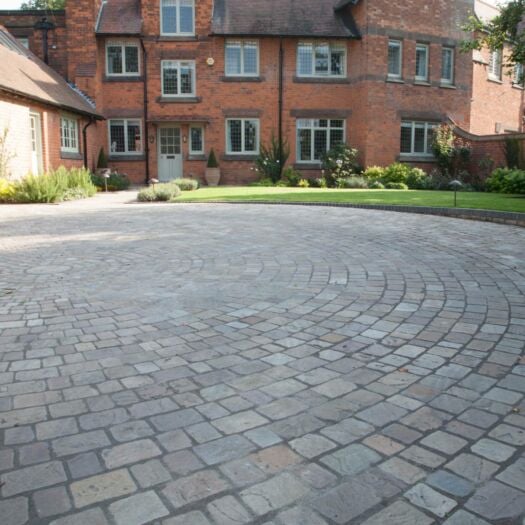 Natural Paving _ Antique Sandstone 'Cobblestone' Meadow-SETTS