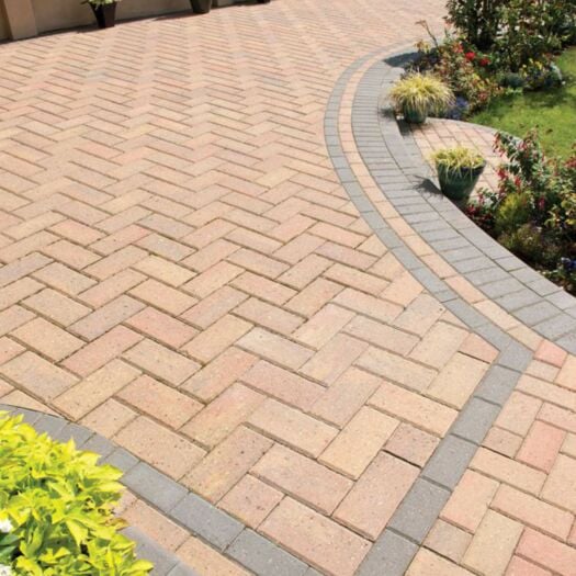 Brett Paving_Concrete 'Delta' Autumn Gold-BLOCK PAVING