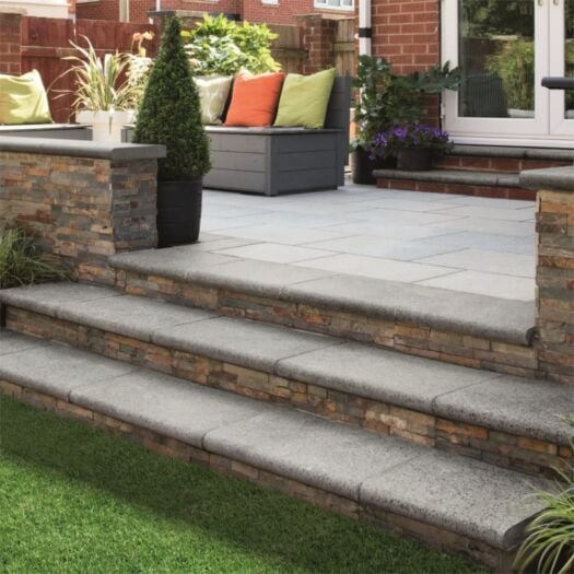 Marshalls Paving_Granite 'Eclipse' Dark-BULLNOSE STEPS & CORNERS