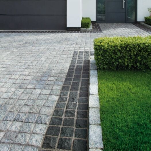 Stonemarket Paving _ Granite Black - SETTS