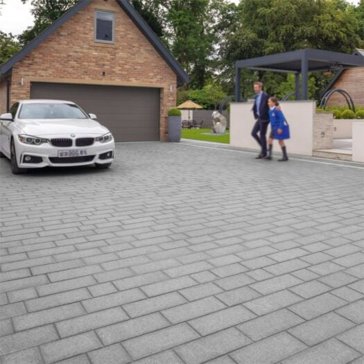 Marshalls Paving_Granite 'Eclipse Range' Dark Granite SETTS