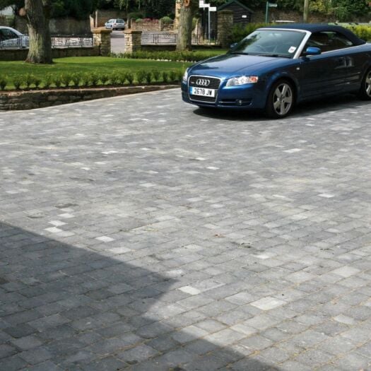 Strata Paving _ Riven Sandstone Grey - SETTS