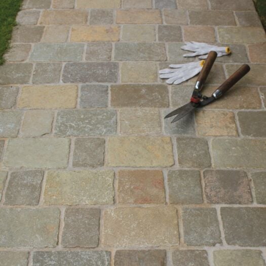 Strata Paving_Antique Limestone Tuscan-PAVESETTS