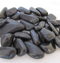 Black polished pebbles