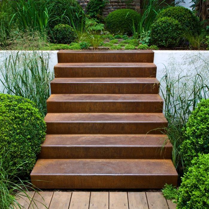 Best Rust Colours for the Garden