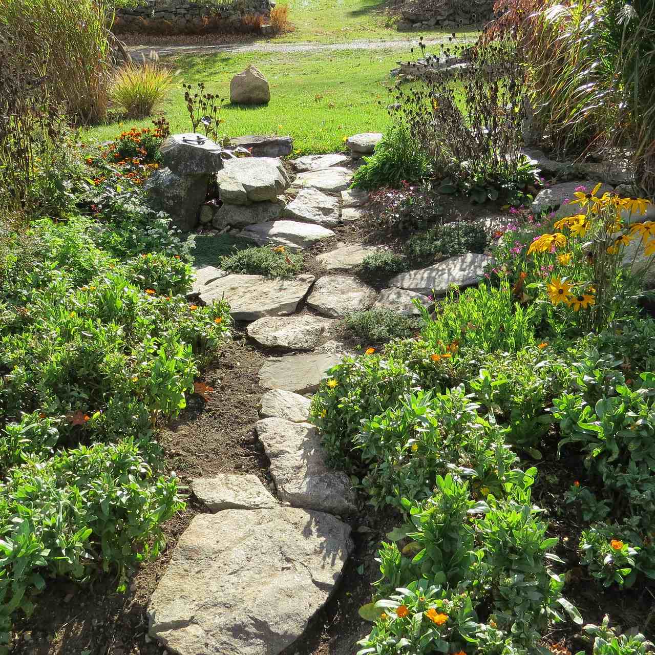 Vegetable Garden Pathways - Paving and Edging your Veggie Plot